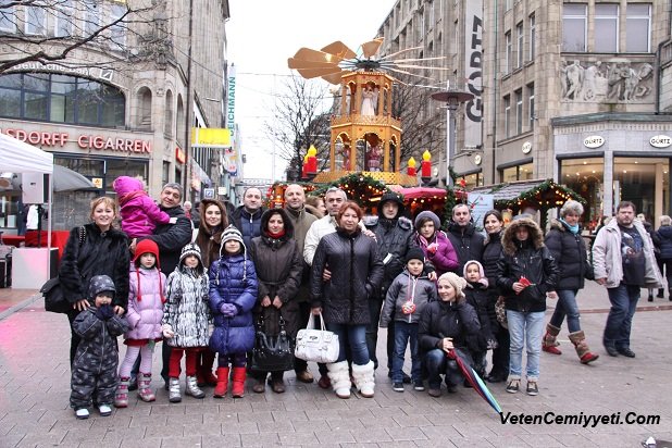 Cemiyyetin uzvuleri Hamburqda.