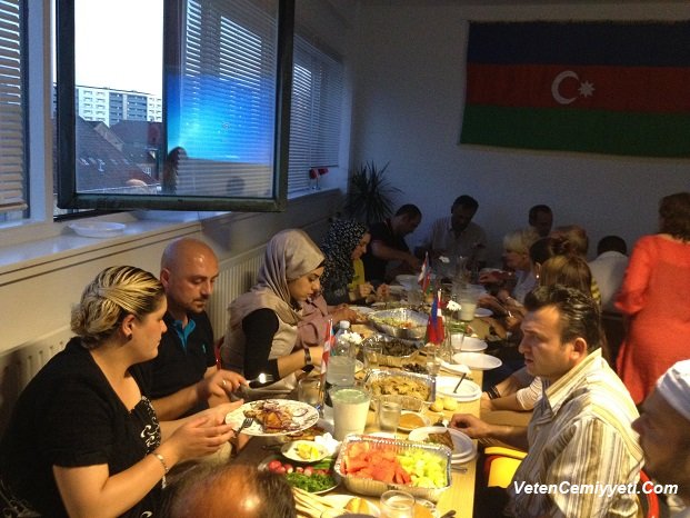 Azerbaycan Evinde Iftar sufresi.